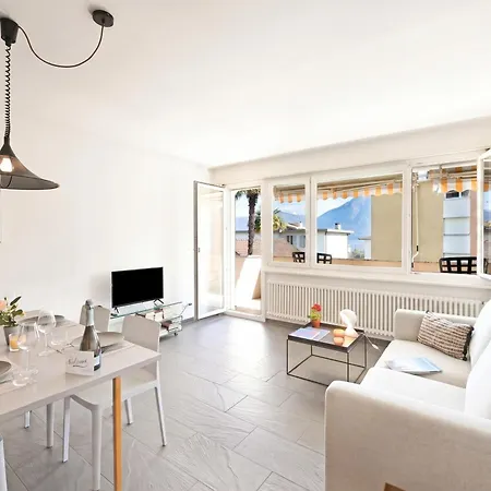 Malibu46 - With Shared Pool & Balcony - Happy * Minusio