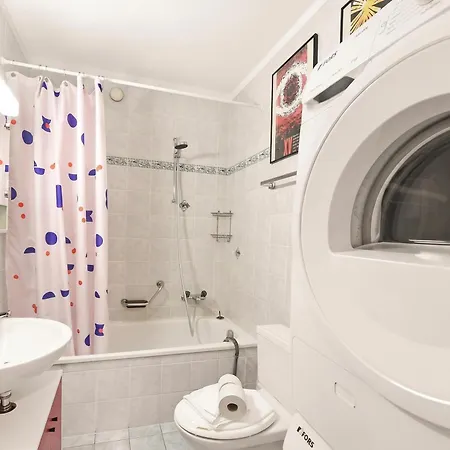 Apartamento Malibu46 - With Shared Pool & Balcony - Happy